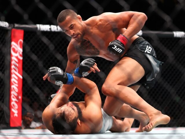 Ulberg는 UFC Combat Evening에서 1 라운드 KO와 함께 Reyes를 지배합니다.